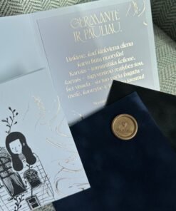 Atvirukas | MOTERIS SU AKINIAIS 29
