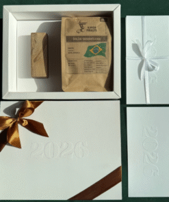Stilingas Stalo Kalendorius | 2026 rinkinyje su skrudinta kava 250gr. 2