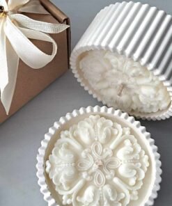 Sojų vaško žvakė su briaunuotu indeliu  |  RAŠTAI